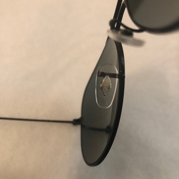 Ray-Ban Aviators (sunglasses only) - Picture 6 of 7